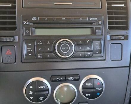 Серый Ниссан Тиида, объемом двигателя 1.6 л и пробегом 200 тыс. км за 5600 $, фото 10 на Automoto.ua