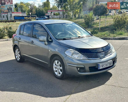 Серый Ниссан Тиида, объемом двигателя 0 л и пробегом 182 тыс. км за 4999 $, фото 5 на Automoto.ua