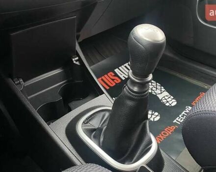 Серый Ниссан Тиида, объемом двигателя 1.8 л и пробегом 216 тыс. км за 4700 $, фото 20 на Automoto.ua