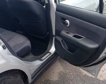 Серый Ниссан Тиида, объемом двигателя 1.6 л и пробегом 198 тыс. км за 7200 $, фото 12 на Automoto.ua