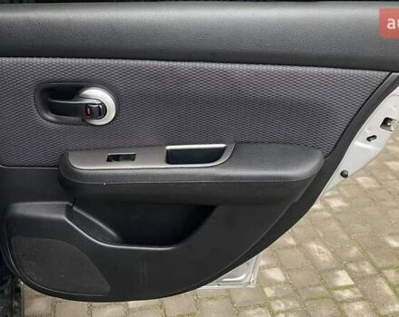 Серый Ниссан Тиида, объемом двигателя 1.8 л и пробегом 216 тыс. км за 4700 $, фото 32 на Automoto.ua