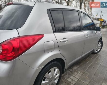 Серый Ниссан Тиида, объемом двигателя 1.6 л и пробегом 192 тыс. км за 5800 $, фото 3 на Automoto.ua