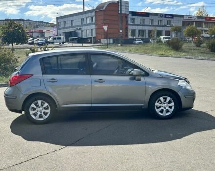 Серый Ниссан Тиида, объемом двигателя 1.8 л и пробегом 182 тыс. км за 5200 $, фото 7 на Automoto.ua