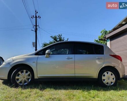 Серый Ниссан Тиида, объемом двигателя 1.6 л и пробегом 122 тыс. км за 7200 $, фото 3 на Automoto.ua