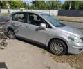 Серый Ниссан Тиида, объемом двигателя 1.6 л и пробегом 145 тыс. км за 5025 $, фото 1 на Automoto.ua