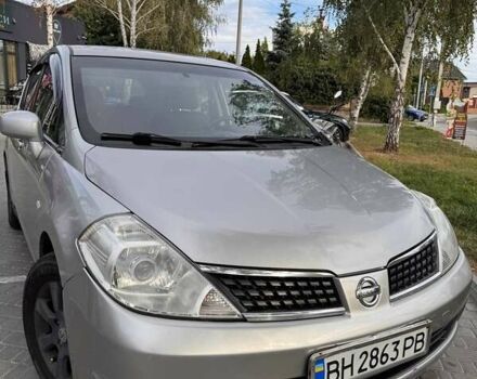 Серый Ниссан Тиида, объемом двигателя 1.6 л и пробегом 211 тыс. км за 5300 $, фото 1 на Automoto.ua