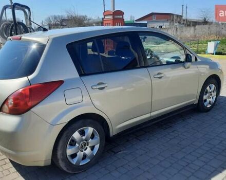 Сірий Ніссан Тііда, об'ємом двигуна 1.6 л та пробігом 210 тис. км за 6600 $, фото 3 на Automoto.ua