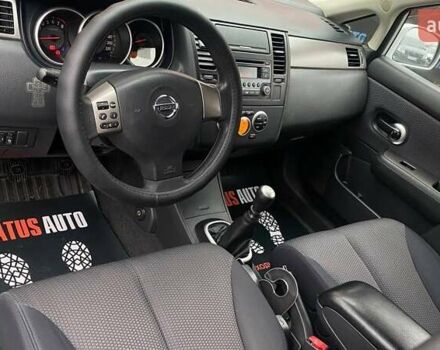 Серый Ниссан Тиида, объемом двигателя 1.8 л и пробегом 216 тыс. км за 4700 $, фото 13 на Automoto.ua