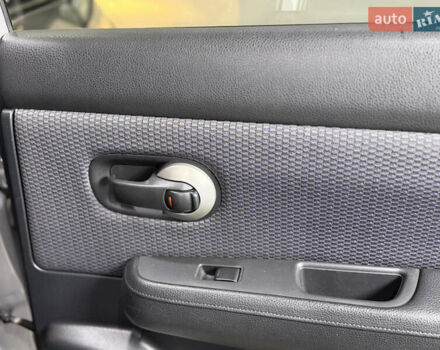 Серый Ниссан Тиида, объемом двигателя 1.6 л и пробегом 120 тыс. км за 6300 $, фото 28 на Automoto.ua