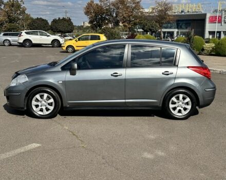 Серый Ниссан Тиида, объемом двигателя 1.8 л и пробегом 182 тыс. км за 5200 $, фото 3 на Automoto.ua