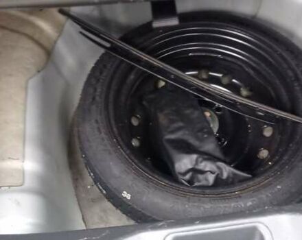 Серый Ниссан Тиида, объемом двигателя 1.6 л и пробегом 198 тыс. км за 7200 $, фото 16 на Automoto.ua