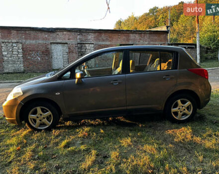 Серый Ниссан Тиида, объемом двигателя 1.6 л и пробегом 115 тыс. км за 4500 $, фото 5 на Automoto.ua