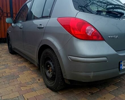 Серый Ниссан Тиида, объемом двигателя 1.6 л и пробегом 217 тыс. км за 5200 $, фото 7 на Automoto.ua