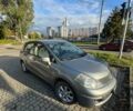 Серый Ниссан Тиида, объемом двигателя 1.6 л и пробегом 199 тыс. км за 5500 $, фото 1 на Automoto.ua