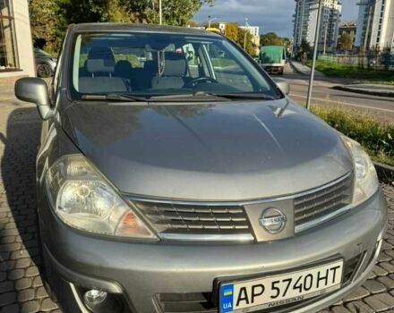 Серый Ниссан Тиида, объемом двигателя 1.6 л и пробегом 199 тыс. км за 5500 $, фото 1 на Automoto.ua