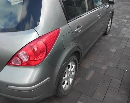Серый Ниссан Тиида, объемом двигателя 1.6 л и пробегом 208 тыс. км за 6500 $, фото 2 на Automoto.ua