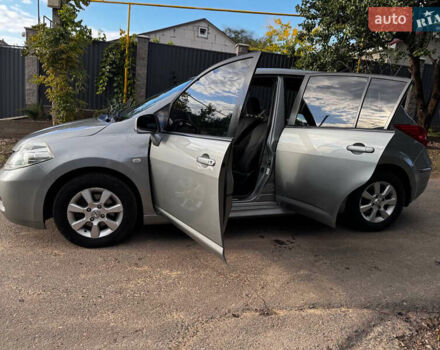 Серый Ниссан Тиида, объемом двигателя 1.6 л и пробегом 170 тыс. км за 6500 $, фото 9 на Automoto.ua