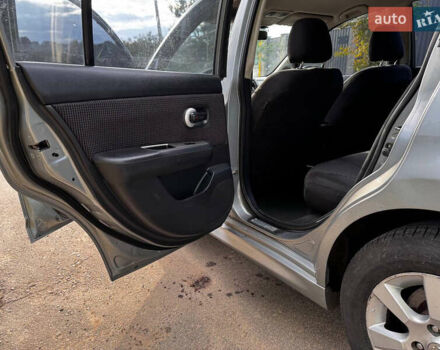 Серый Ниссан Тиида, объемом двигателя 1.6 л и пробегом 170 тыс. км за 6500 $, фото 7 на Automoto.ua