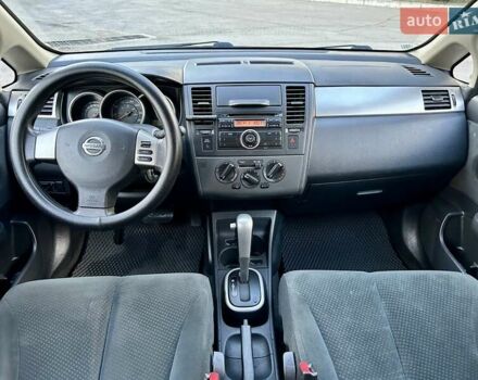 Серый Ниссан Тиида, объемом двигателя 1.8 л и пробегом 204 тыс. км за 6500 $, фото 25 на Automoto.ua