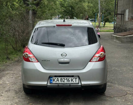 Серый Ниссан Тиида, объемом двигателя 1.5 л и пробегом 77 тыс. км за 7500 $, фото 3 на Automoto.ua