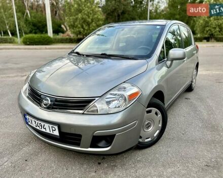 Серый Ниссан Тиида, объемом двигателя 1.8 л и пробегом 204 тыс. км за 6500 $, фото 3 на Automoto.ua