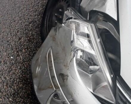 Серый Ниссан Тиида, объемом двигателя 1.5 л и пробегом 50 тыс. км за 5000 $, фото 3 на Automoto.ua