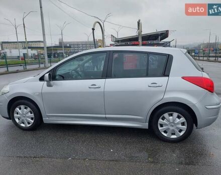 Серый Ниссан Тиида, объемом двигателя 1.6 л и пробегом 195 тыс. км за 7300 $, фото 3 на Automoto.ua