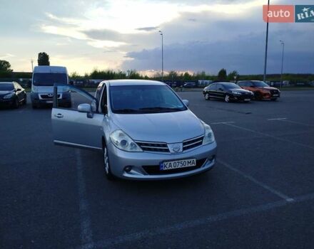 Сірий Ніссан Тііда, об'ємом двигуна 1.5 л та пробігом 81 тис. км за 7777 $, фото 2 на Automoto.ua