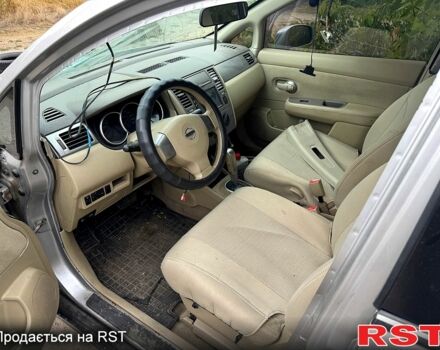 Серый Ниссан Тиида, объемом двигателя 1.6 л и пробегом 150 тыс. км за 3750 $, фото 3 на Automoto.ua