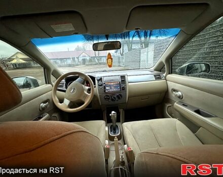 Серый Ниссан Тиида, объемом двигателя 1.6 л и пробегом 256 тыс. км за 4500 $, фото 9 на Automoto.ua