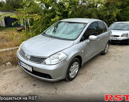 Серый Ниссан Тиида, объемом двигателя 1.6 л и пробегом 150 тыс. км за 3750 $, фото 1 на Automoto.ua