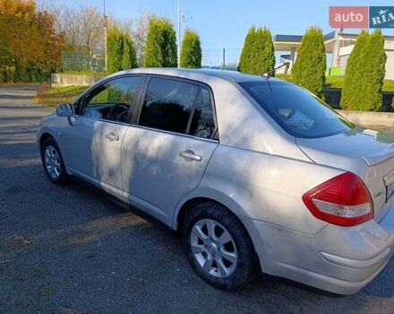 Серый Ниссан Тиида, объемом двигателя 1.8 л и пробегом 165 тыс. км за 5400 $, фото 6 на Automoto.ua