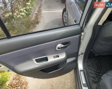 Сірий Ніссан Тііда, об'ємом двигуна 1.6 л та пробігом 45 тис. км за 8700 $, фото 50 на Automoto.ua