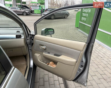 Серый Ниссан Тиида, объемом двигателя 1.6 л и пробегом 157 тыс. км за 6500 $, фото 11 на Automoto.ua