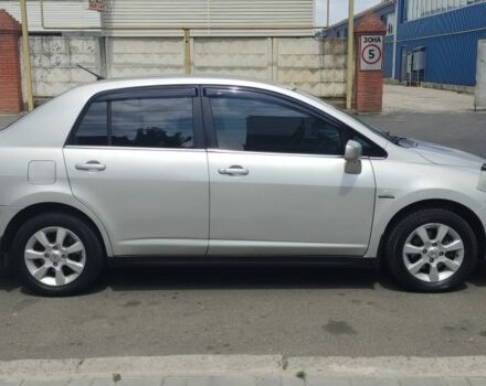 Сірий Ніссан Тііда, об'ємом двигуна 1.6 л та пробігом 300 тис. км за 4999 $, фото 4 на Automoto.ua