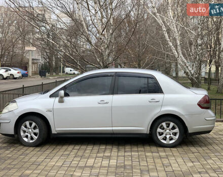 Серый Ниссан Тиида, объемом двигателя 1.6 л и пробегом 297 тыс. км за 5200 $, фото 6 на Automoto.ua