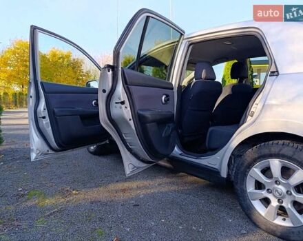 Серый Ниссан Тиида, объемом двигателя 1.8 л и пробегом 165 тыс. км за 5400 $, фото 24 на Automoto.ua