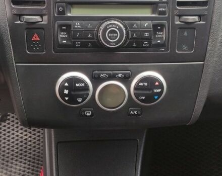 Сірий Ніссан Тііда, об'ємом двигуна 1.6 л та пробігом 300 тис. км за 4999 $, фото 7 на Automoto.ua