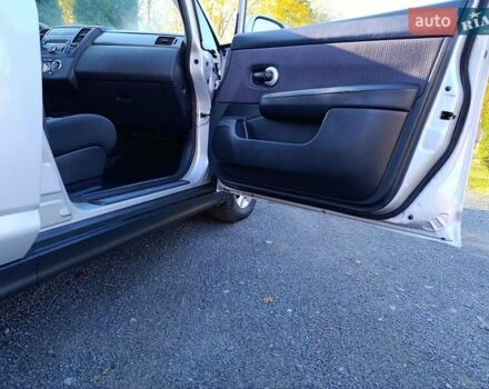 Серый Ниссан Тиида, объемом двигателя 1.8 л и пробегом 165 тыс. км за 5400 $, фото 25 на Automoto.ua