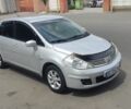 Сірий Ніссан Тііда, об'ємом двигуна 1.6 л та пробігом 300 тис. км за 4999 $, фото 2 на Automoto.ua