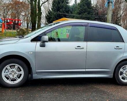 Серый Ниссан Тиида, объемом двигателя 1.6 л и пробегом 199 тыс. км за 5390 $, фото 3 на Automoto.ua