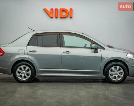 Серый Ниссан Тиида, объемом двигателя 1.6 л и пробегом 166 тыс. км за 6997 $, фото 3 на Automoto.ua