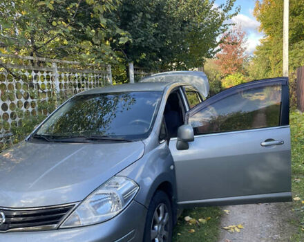 Серый Ниссан Тиида, объемом двигателя 1.6 л и пробегом 159 тыс. км за 6800 $, фото 7 на Automoto.ua