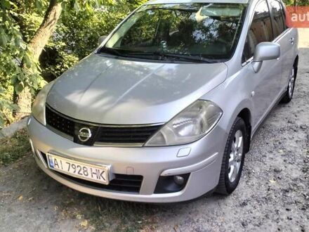 Ниссан Тиида 2007 в Белой Церкве на Automoto.ua Серый Ниссан Тиида, объемом двигателя 1.8 л и пробегом 255 тыс. км за 4750 $, фото 1 на Automoto.ua