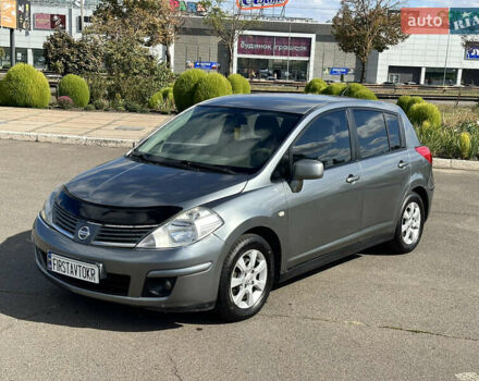 Серый Ниссан Тиида, объемом двигателя 0 л и пробегом 182 тыс. км за 4999 $, фото 1 на Automoto.ua