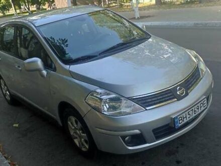 Серый Ниссан Тиида, объемом двигателя 1.6 л и пробегом 171 тыс. км за 6000 $, фото 1 на Automoto.ua