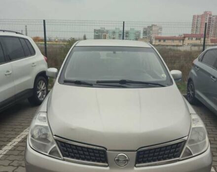 Серый Ниссан Тиида, объемом двигателя 1.6 л и пробегом 174 тыс. км за 5500 $, фото 1 на Automoto.ua
