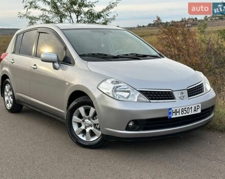 Серый Ниссан Тиида, объемом двигателя 1.6 л и пробегом 129 тыс. км за 6700 $, фото 1 на Automoto.ua