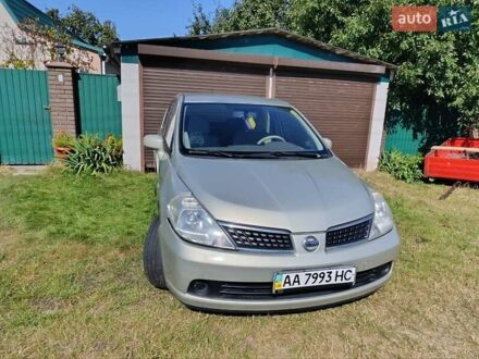 Серый Ниссан Тиида, объемом двигателя 1.6 л и пробегом 122 тыс. км за 7200 $, фото 1 на Automoto.ua