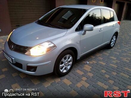 Ниссан Тиида 2008 в Виннице на Automoto.ua Серый Ниссан Тиида, объемом двигателя 1.6 л и пробегом 172 тыс. км за 5990 $, фото 1 на Automoto.ua